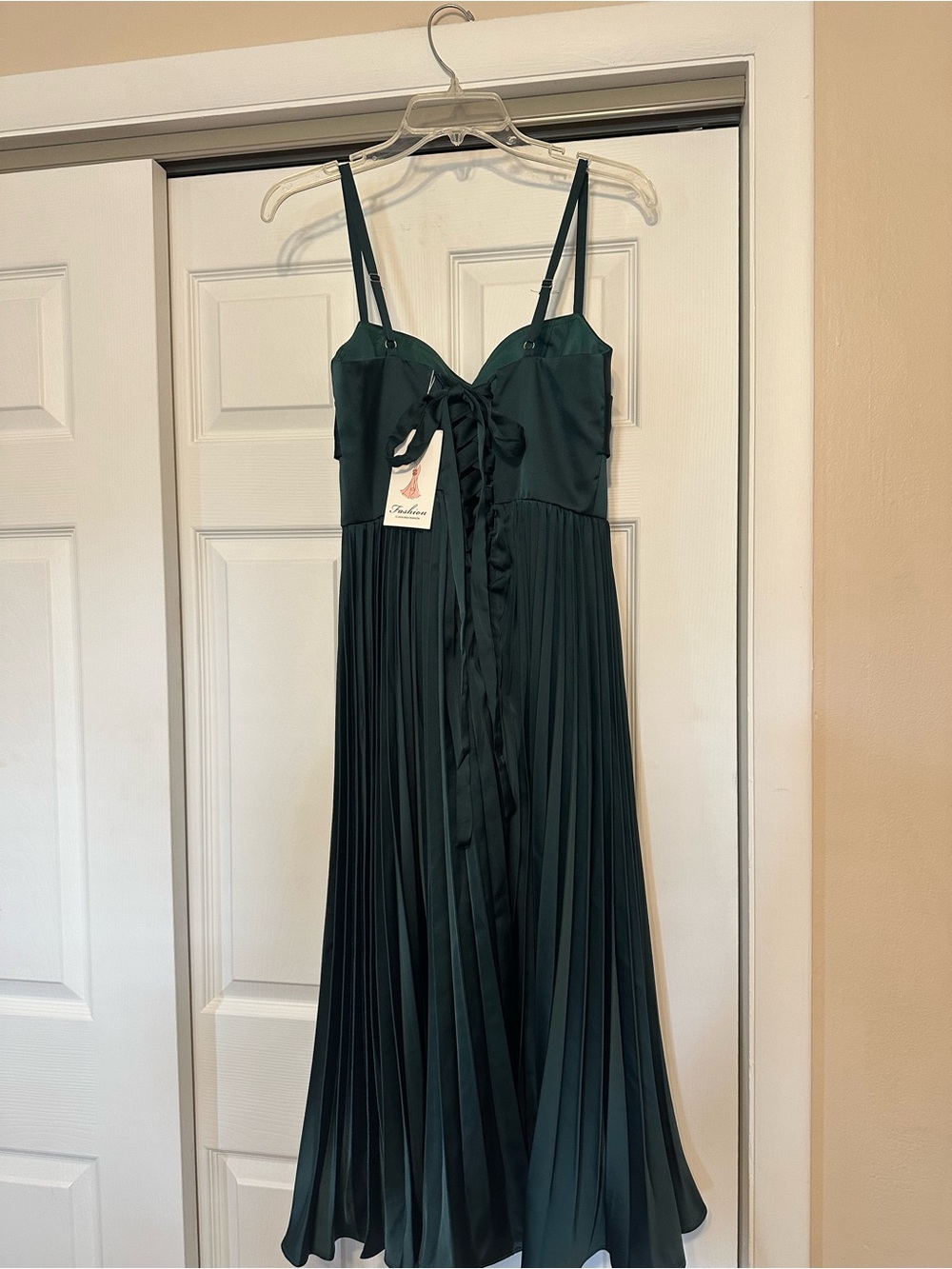 Elegant Forest Green Pleated Spaghetti-Strap Dress